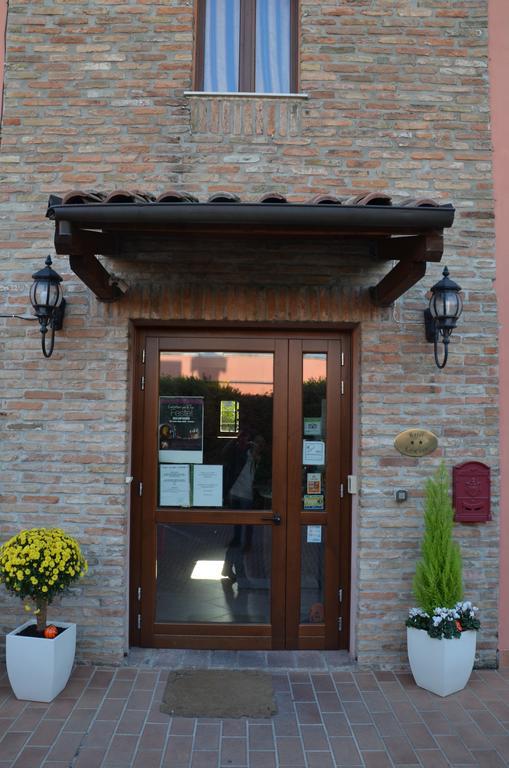 فيرّارا Hotel Le Corti Pitstop المظهر الخارجي الصورة