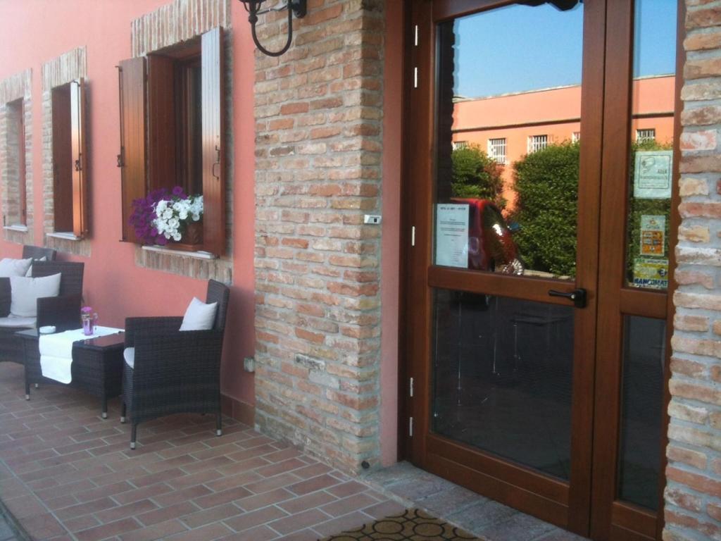 فيرّارا Hotel Le Corti Pitstop المظهر الخارجي الصورة