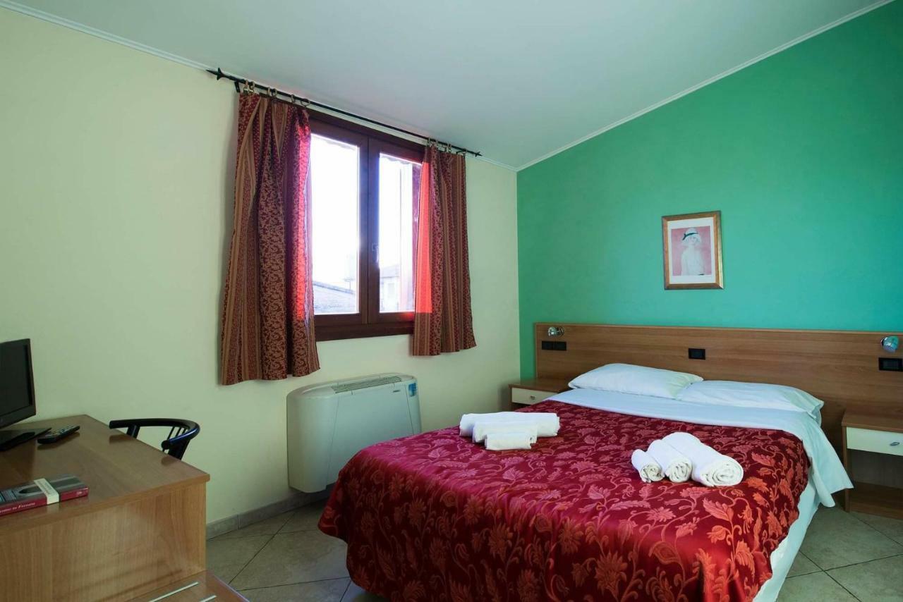 فيرّارا Hotel Le Corti Pitstop المظهر الخارجي الصورة
