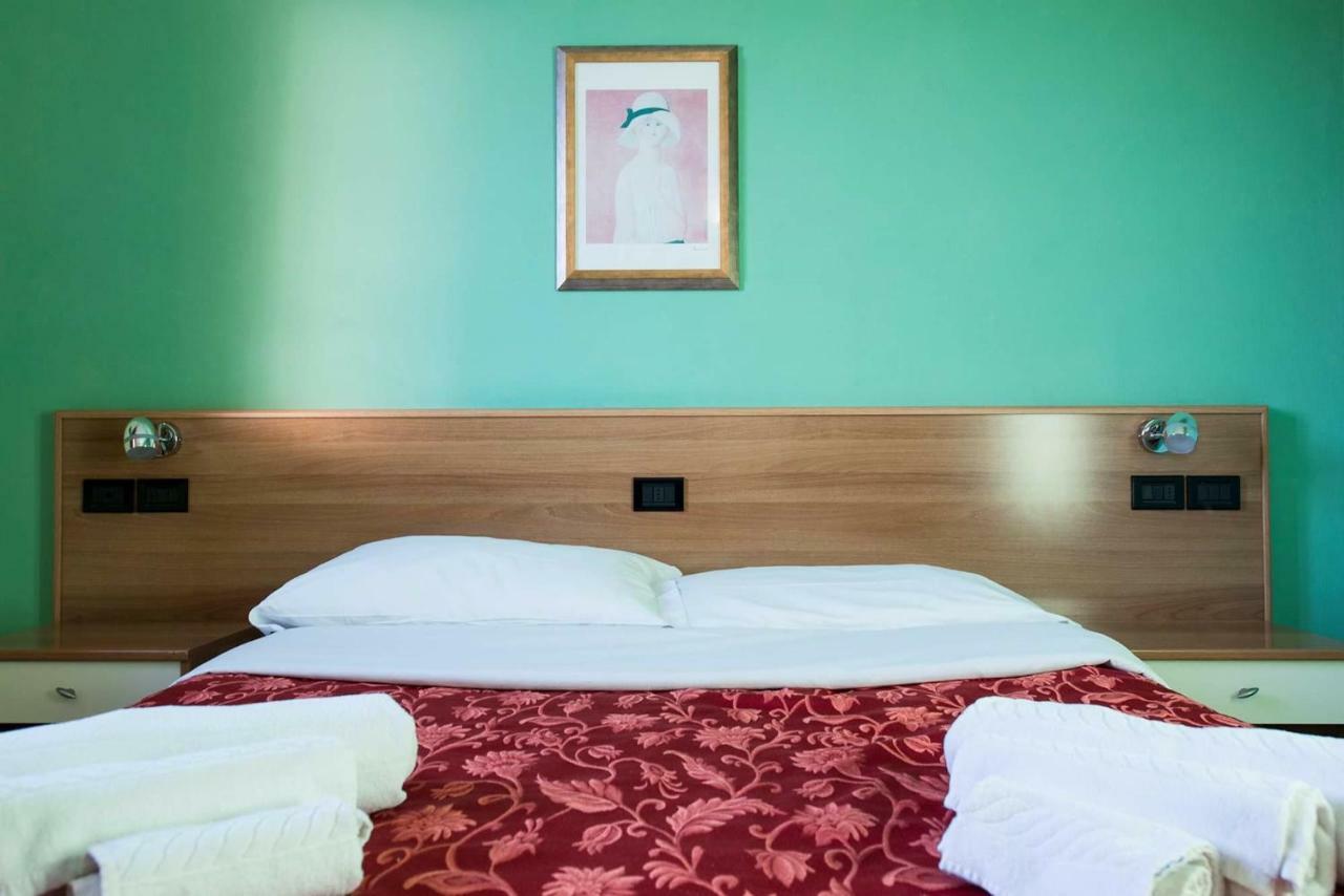 فيرّارا Hotel Le Corti Pitstop المظهر الخارجي الصورة
